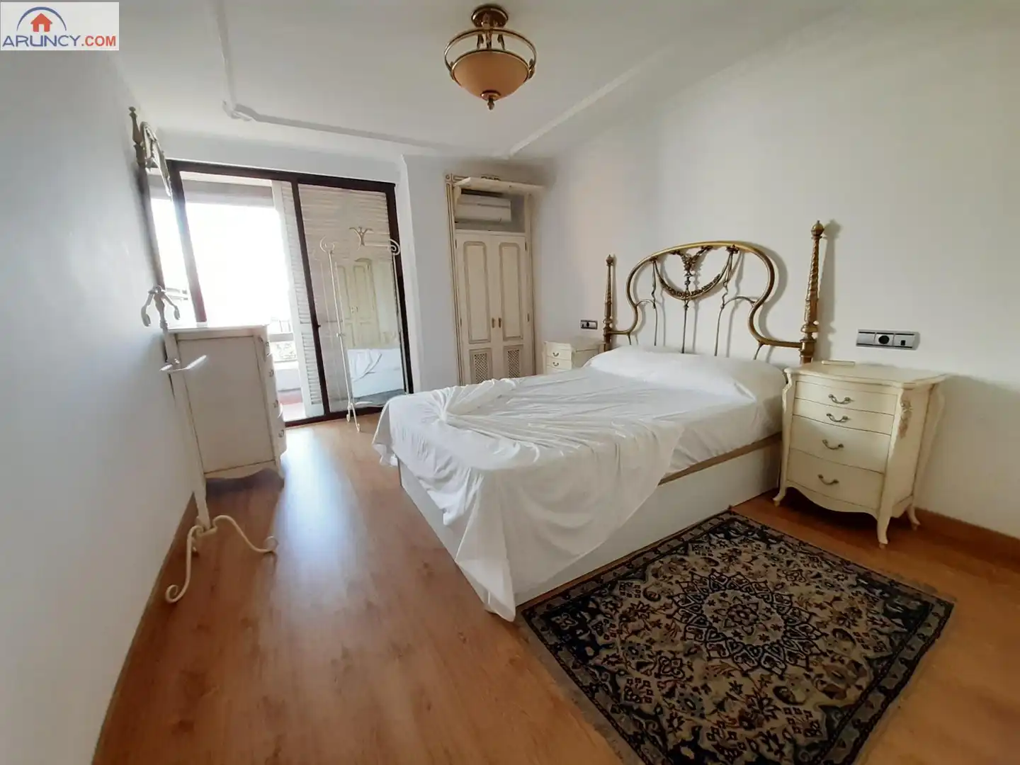 Schlafzimmer von Wohnung zur Miete in Sevilla mit Klimaanlage, Privatgarten und Parkett
