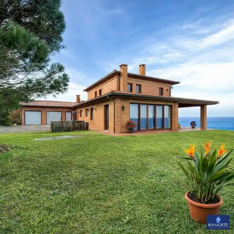 Vista exterior de Casa o chalet en venta en Gozón con Calefacción, Jardín privado y Terraza