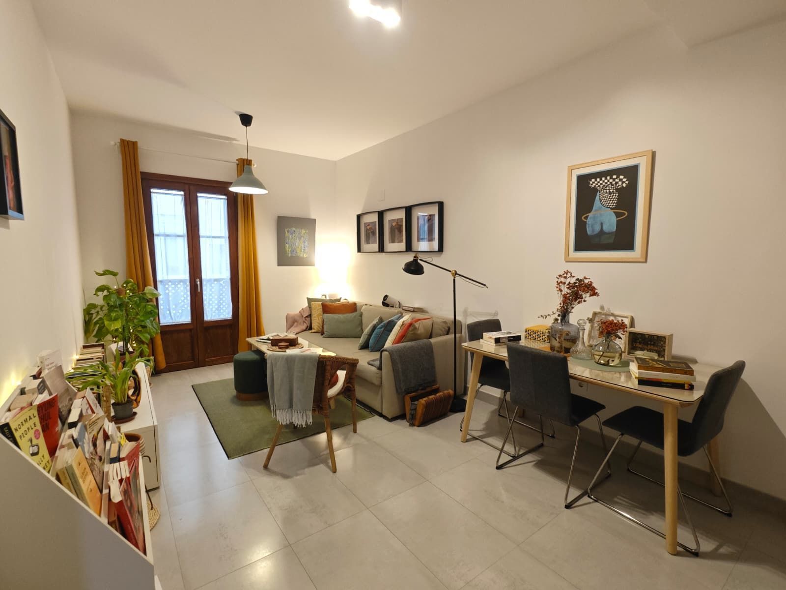 Sala d'estar de Pis de lloguer en  Cádiz Capital amb Aire condicionat i Moblat