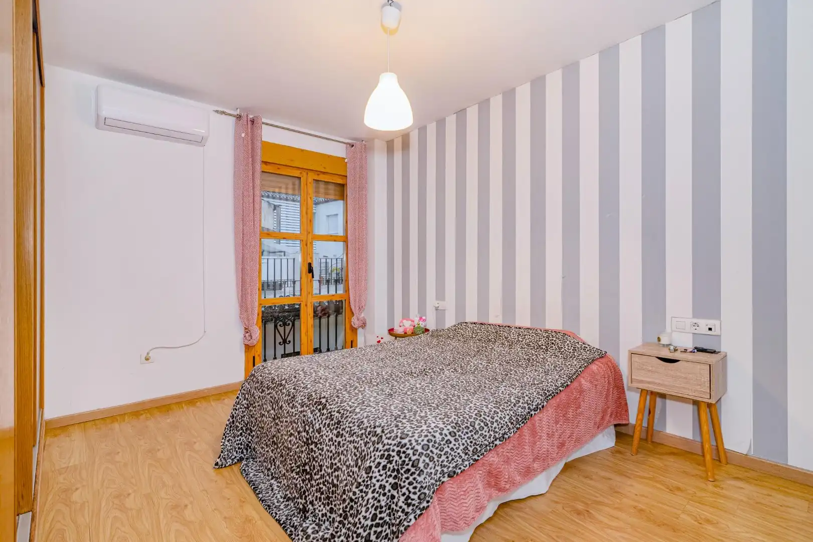 Schlafzimmer von Maisonette zum Verkauf in Granada mit Klimaanlage, Heizung und Möbliert