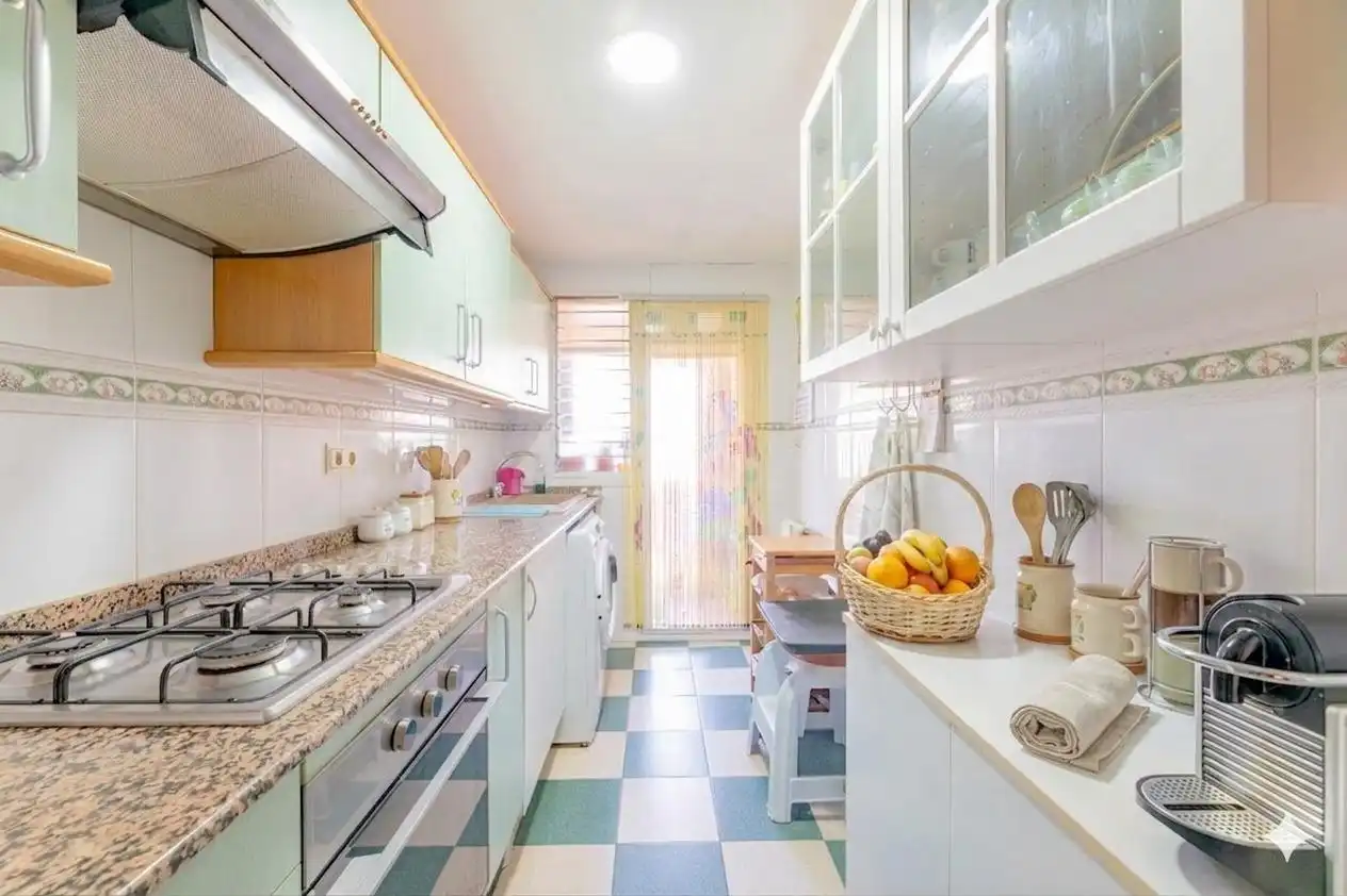 Kitchen of Flat for sale in La Pobla de Vallbona  with Balcony