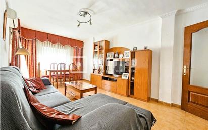 Living room of Flat for sale in Parla  with Air Conditioner and Terrace