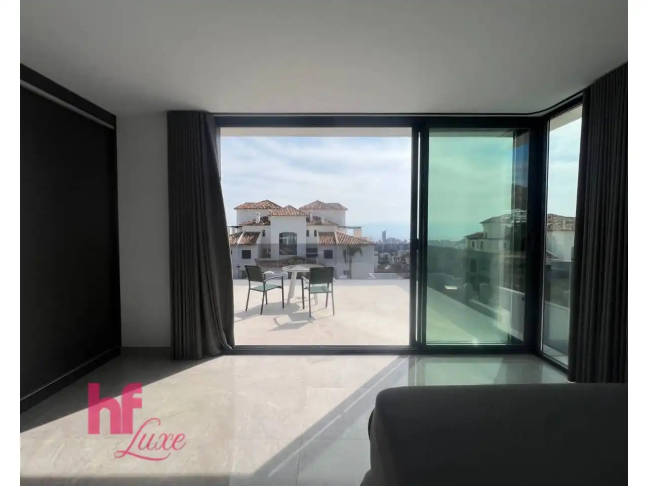 Detached house with pool for sale in Calle Londres, imagen 27