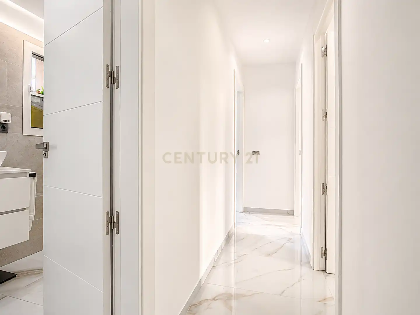 Apartamento con piscina en venta en Avenida las Palmeras, Benalmádena, Spain, imagen 26