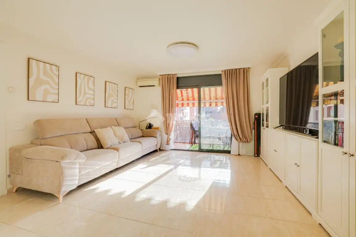 Living room of Flat for sale in Ripollet  with Air Conditioner, Heating and Terrace
