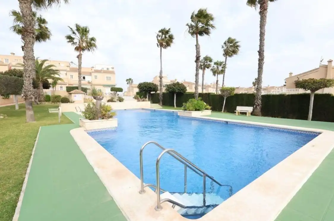 Piscina de Dúplex en venta en Rojales con Terraza, Piscina y Amueblado