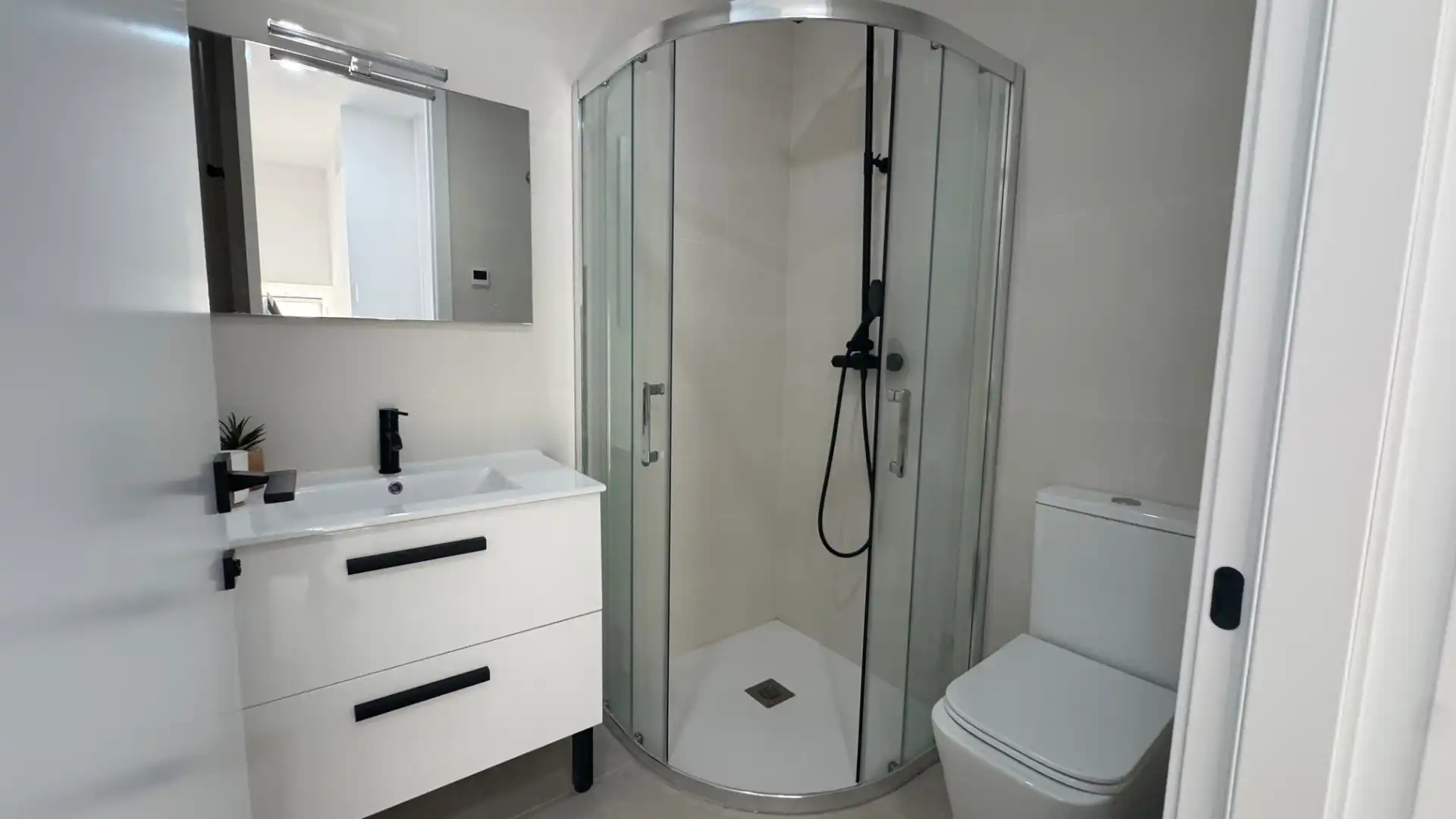 Baño de Casa adosada de alquiler en Calpe / Calp con Aire acondicionado, Jardín privado y Terraza
