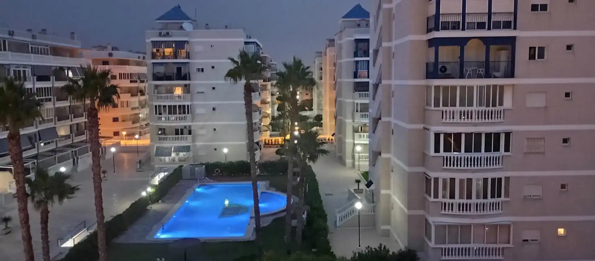 Schwimmbecken von Dachboden zur Miete in Elche / Elx mit Terrasse