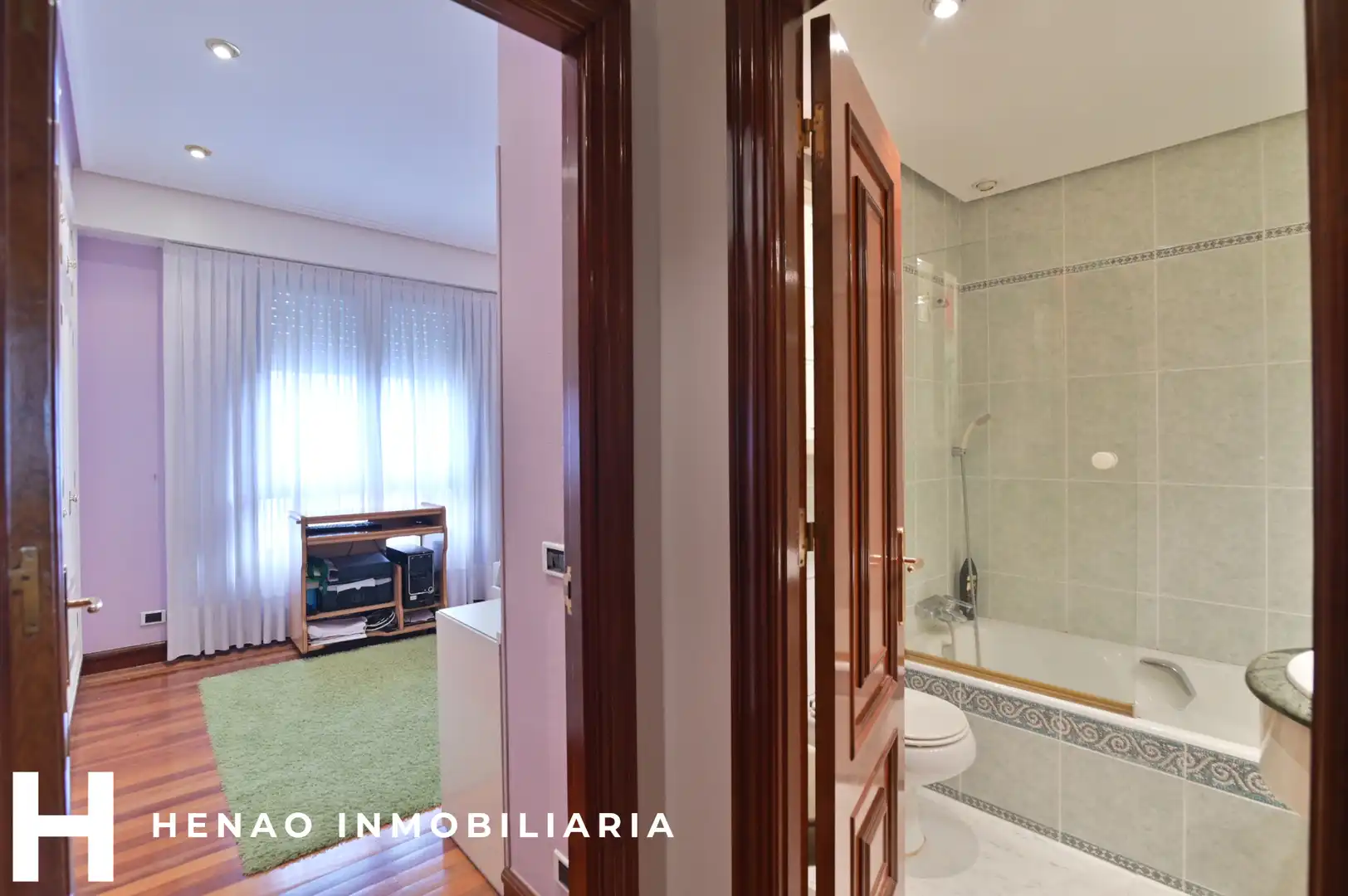 Bathroom of Flat for sale in Bilbao   with Heating, Parquet flooring and Terrace