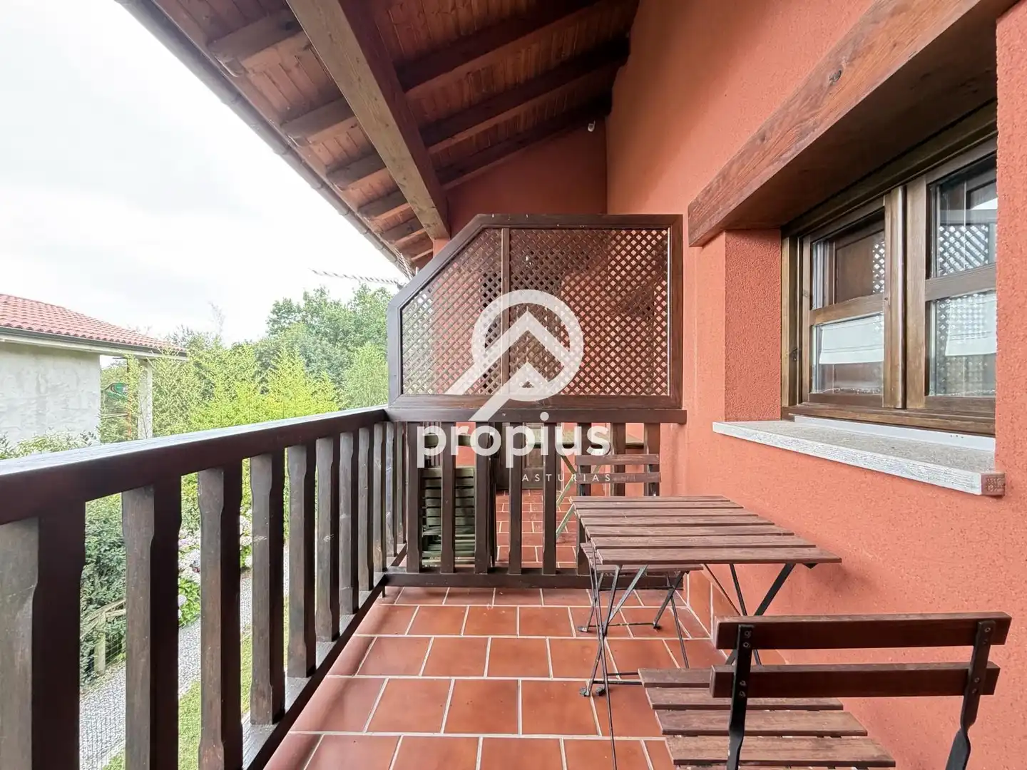 Terrassa de Casa adosada en venda en Cangas de Onís amb Calefacció, Jardí privat i Terrassa