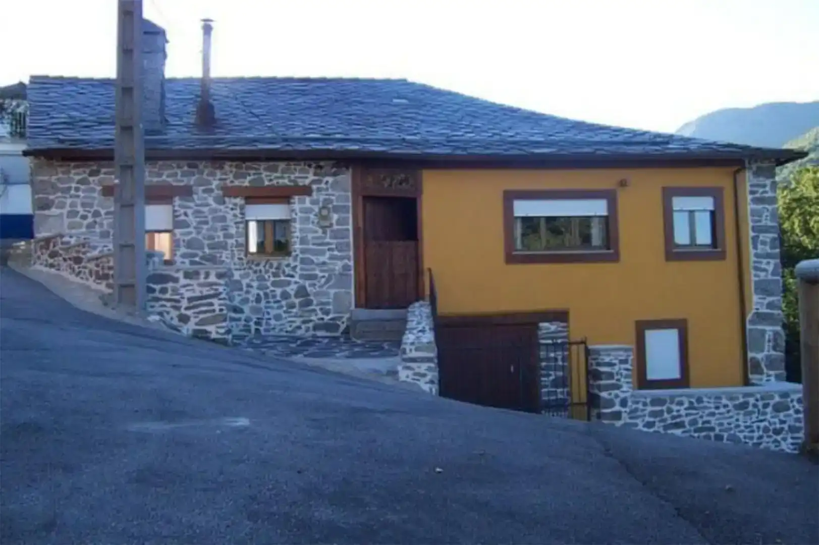 Vista exterior de Casa o chalet en venta en Degaña