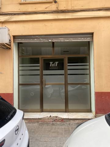 Local comercial en Alquiler en Carrer de Vidal de Blanes en El Grau