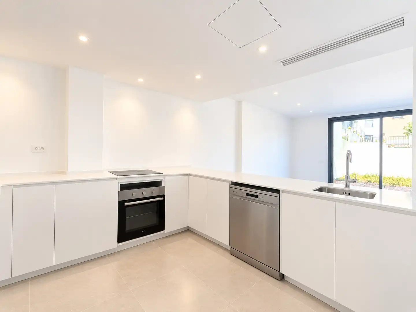 Bajo con ascensor en venta en Carrer de Frida Kahlo 16, imagen 4