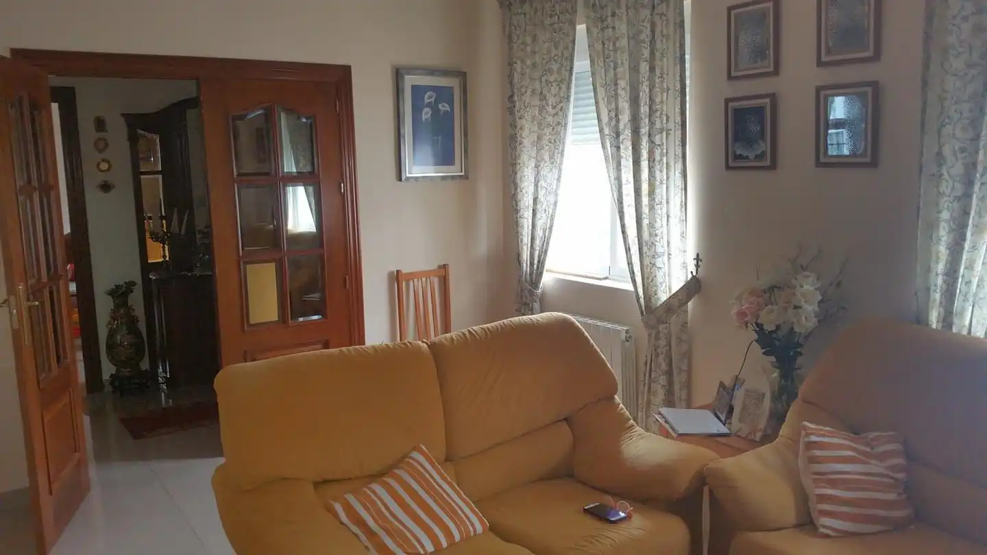 Sala de estar de Planta baja en venta en Pinos Puente con Piscina comunitaria