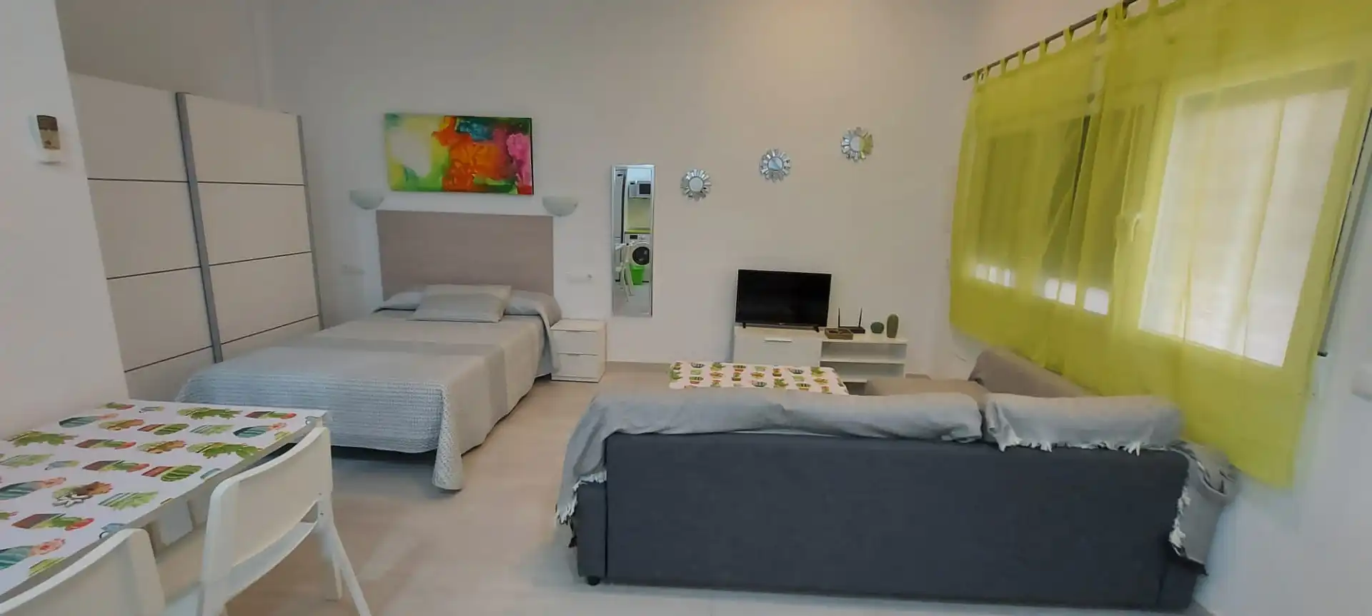Habitación de Estudio de alquiler en Málaga con Amueblado