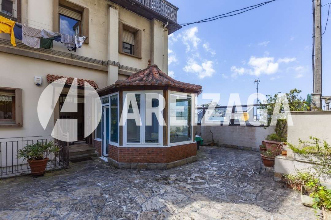 Vista exterior de Piso en venta en Donostia - San Sebastián  con Calefacción, Jardín privado y Terraza