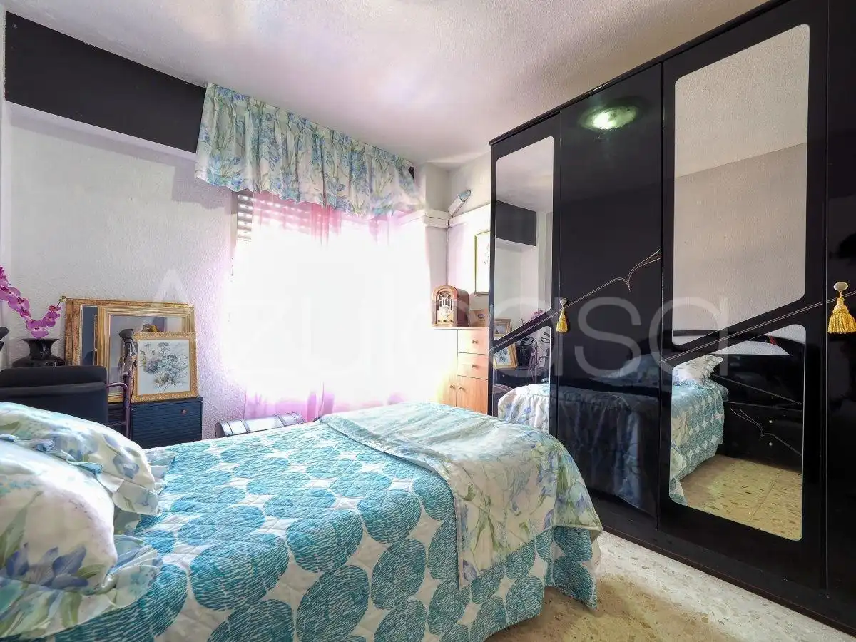 Bedroom of Flat for sale in Benidorm  with Air Conditioner and Community pool