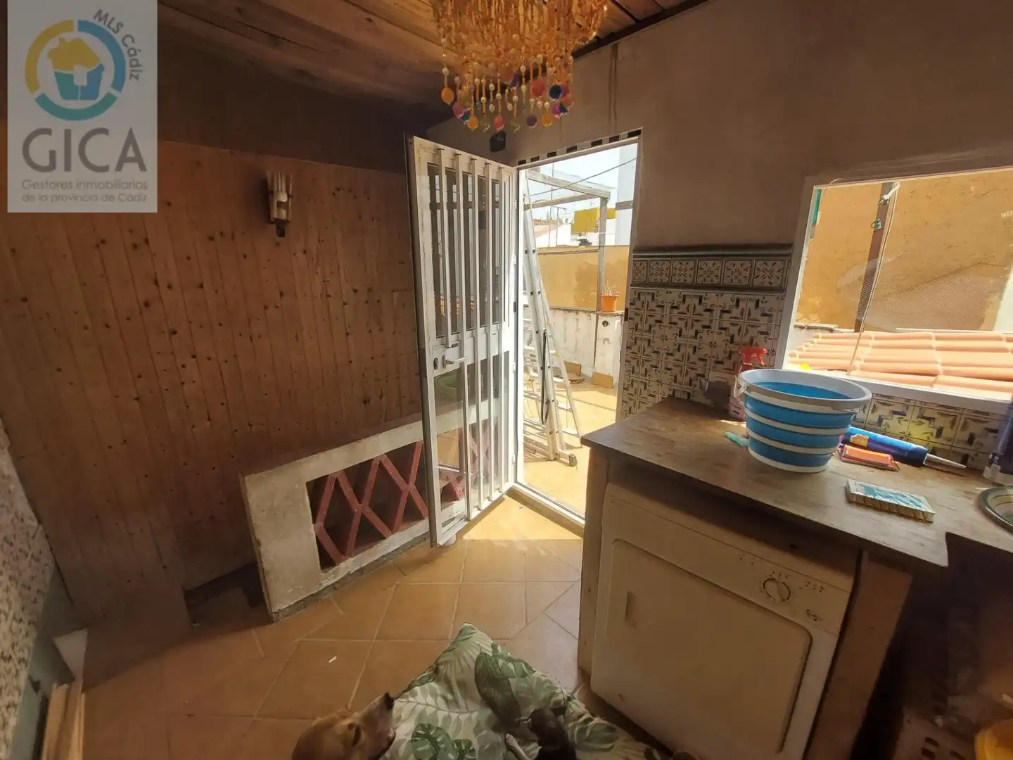 Cuina de Casa o xalet en venda en Algeciras amb Terrassa