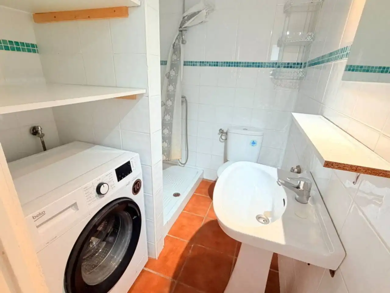 Bathroom of Apartments for sale in Velilla - Velilla Taramay