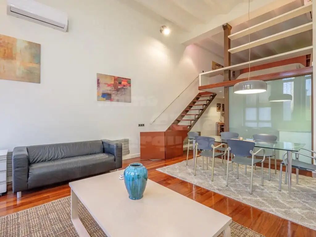 Flat with lift for sale in Paseo Gracia