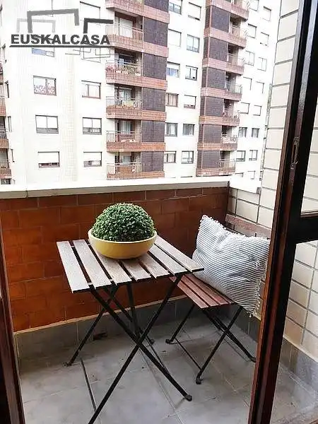 Terraza de Apartamento en venta en Bilbao  con Calefacción, Trastero y Balcón