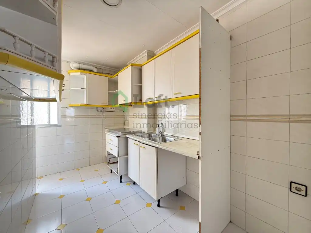 Cocina de Piso en venta en Badajoz con Balcón