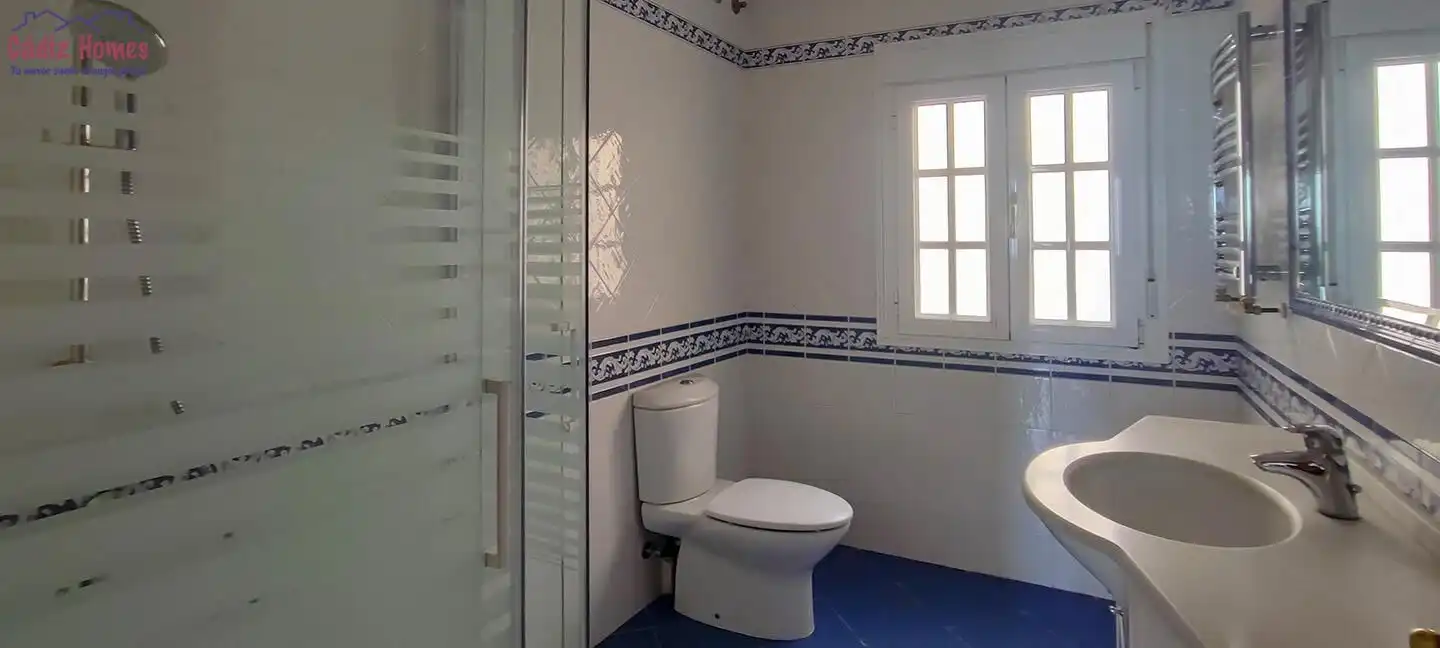 Bany de Pis en venda en Cádiz amb Aire condicionat i Terrassa