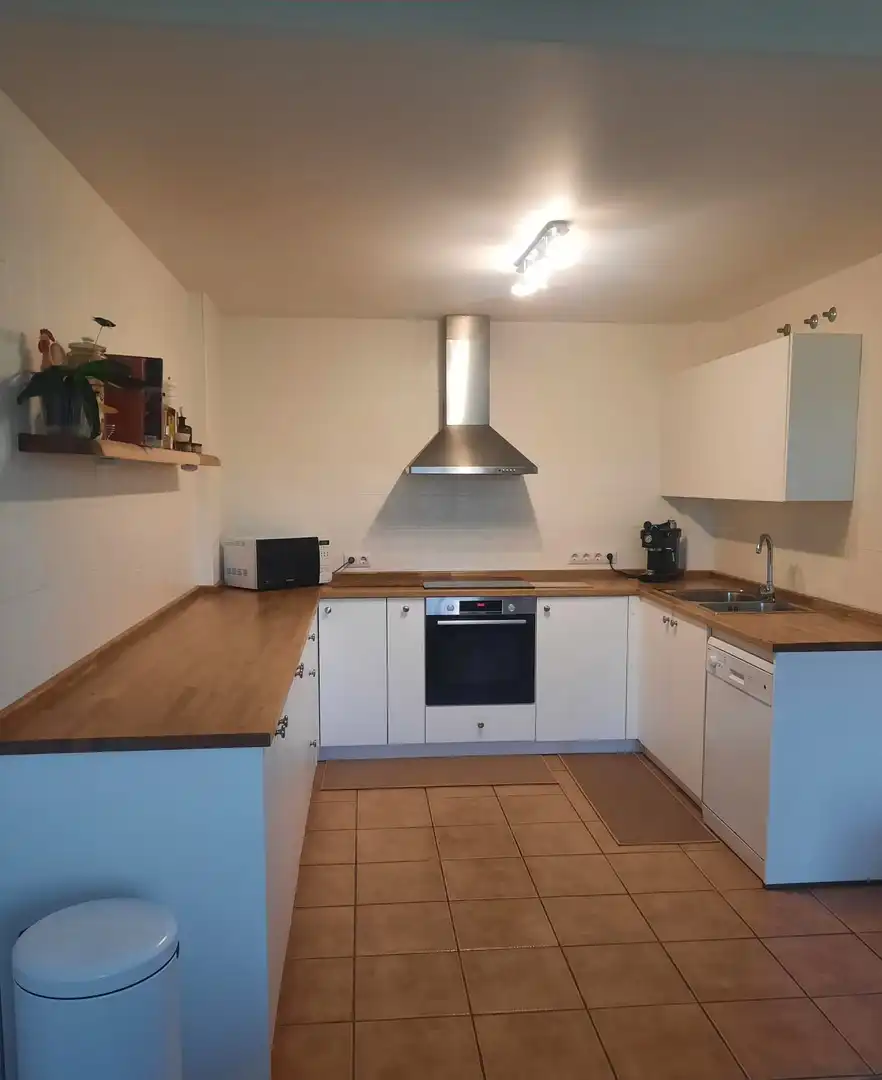 Cocina de Casa adosada de alquiler en La Línea de la Concepción con Jardín privado, Amueblado y Piscina comunitaria