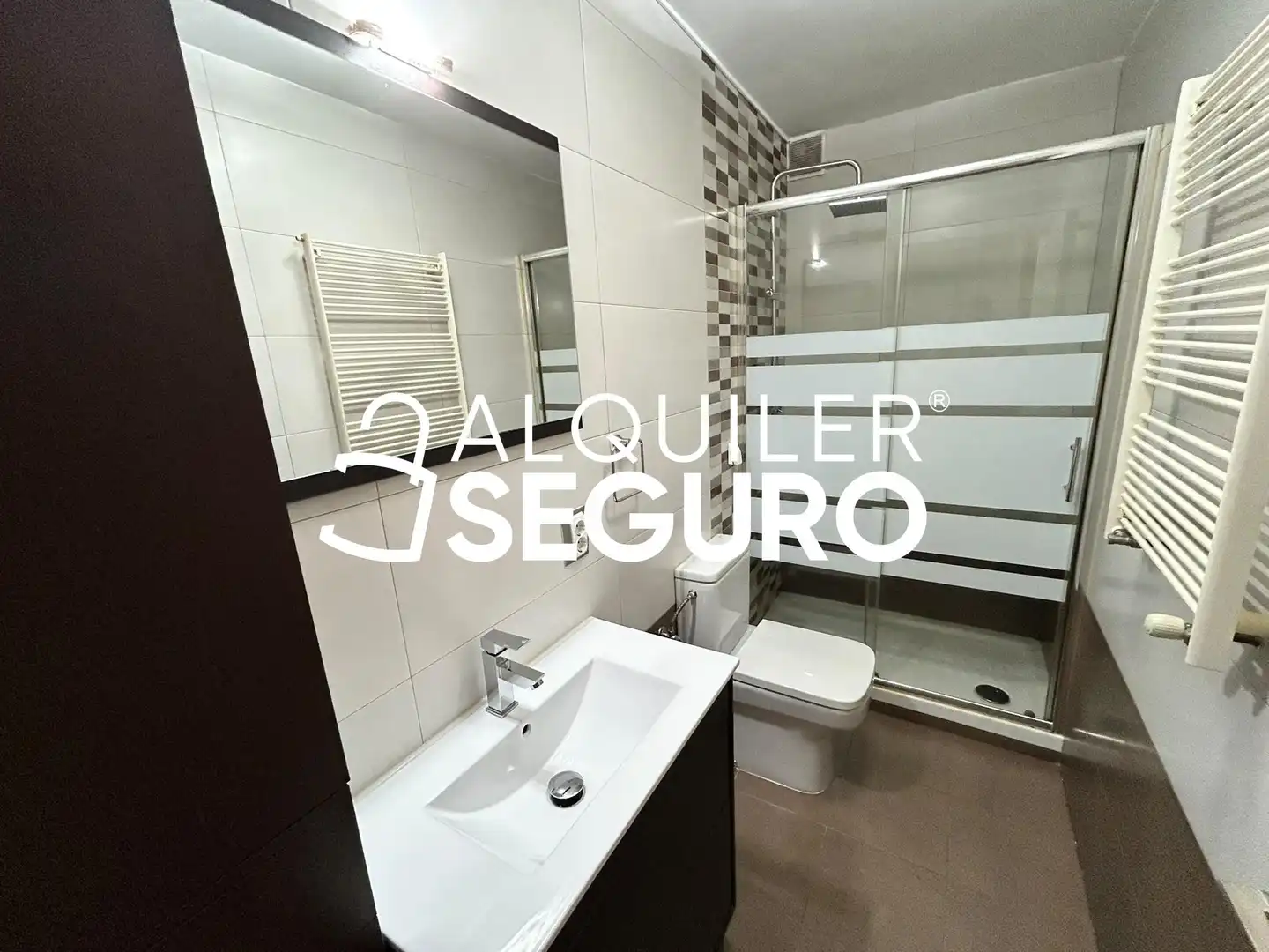 Baño de Piso de alquiler en Madrid con Aire acondicionado, Calefacción y Amueblado