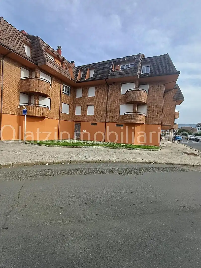 Parking of Flat for sale in Medina de Pomar  with Heating, Terrace and Community pool