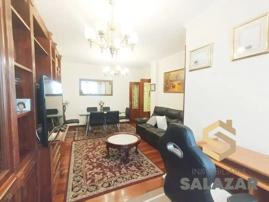 Sala d'estar de Pis en venda en Bilbao  amb Calefacció i Traster