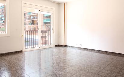 Exterior view of Flat for sale in  Barcelona Capital  with Balcony