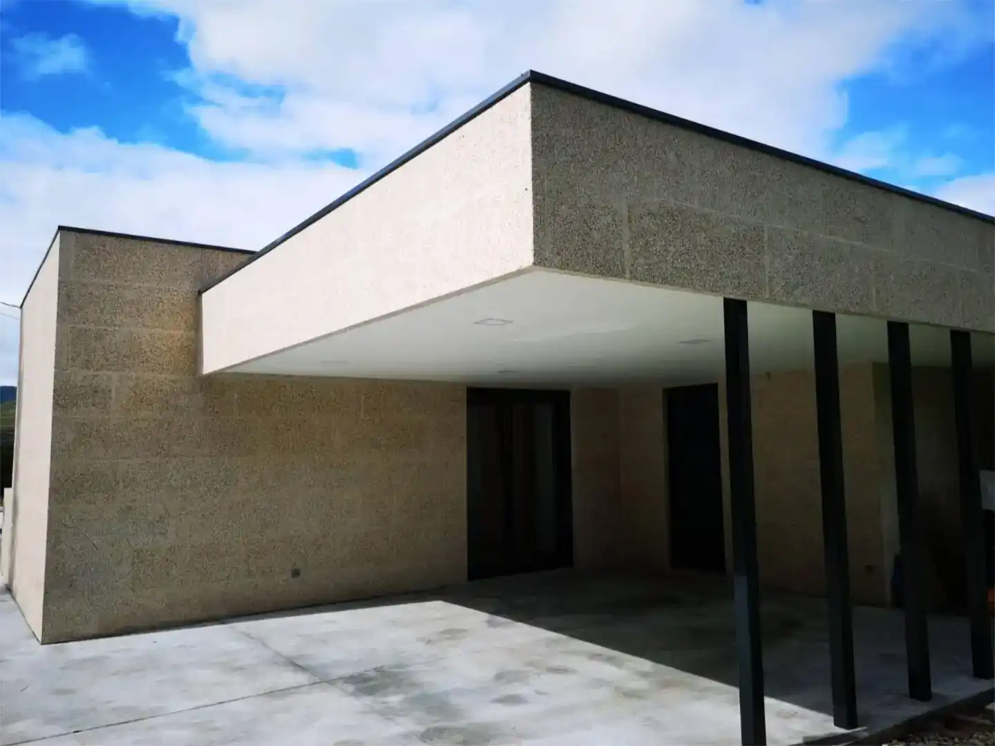 Vista exterior de Casa o xalet en venda en Tomiño amb Aire condicionat, Jardí privat i Traster