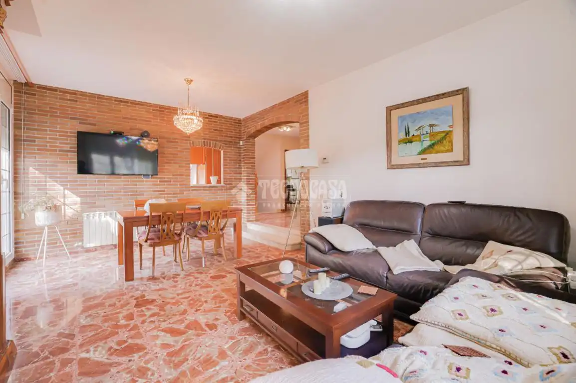 Sala d'estar de Casa o xalet en venda en Rubí amb Aire condicionat, Calefacció i Terrassa