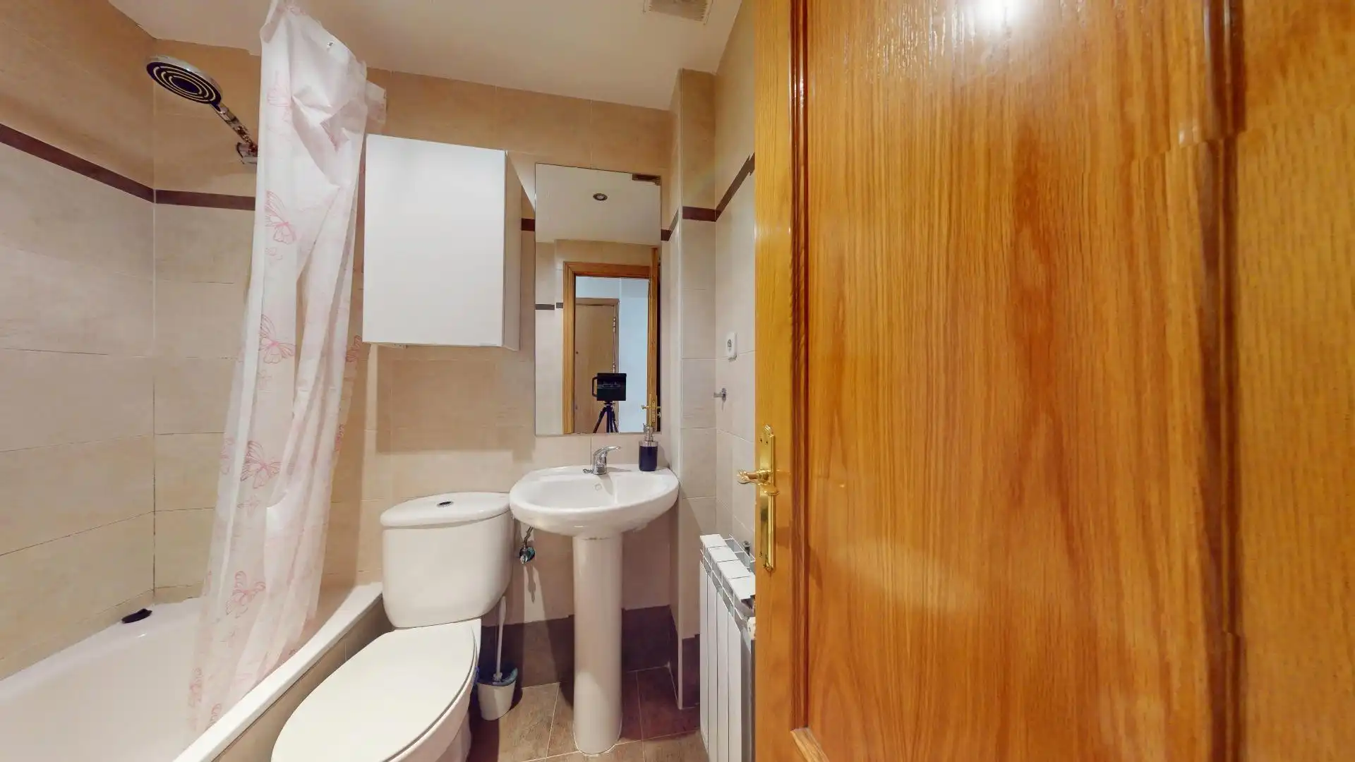 Bathroom of Flat for sale in Madrid  with Heating and Balcony