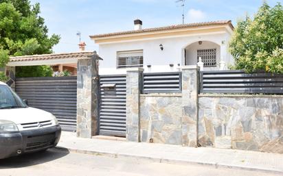 Vista exterior de Casa o xalet en venda en Castellet i la Gornal amb Calefacció, Jardí privat i Terrassa