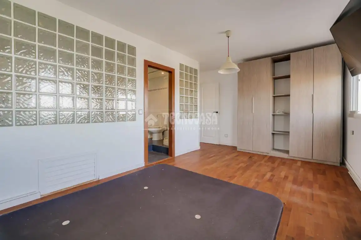 Habitación de Piso en venta en Sant Boi de Llobregat con Calefacción, Parquet y Balcón