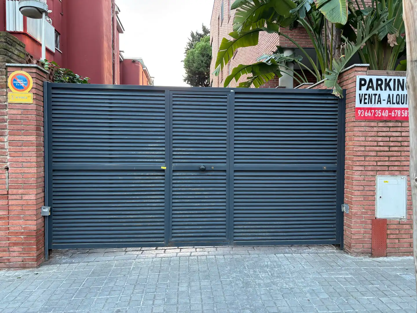 Vista exterior de Garatge en venda en Castelldefels