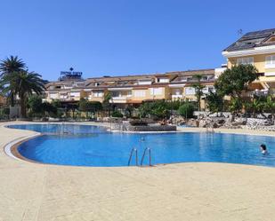 Piscina de Apartament per a compartir en Arona amb Aire condicionat i Terrassa