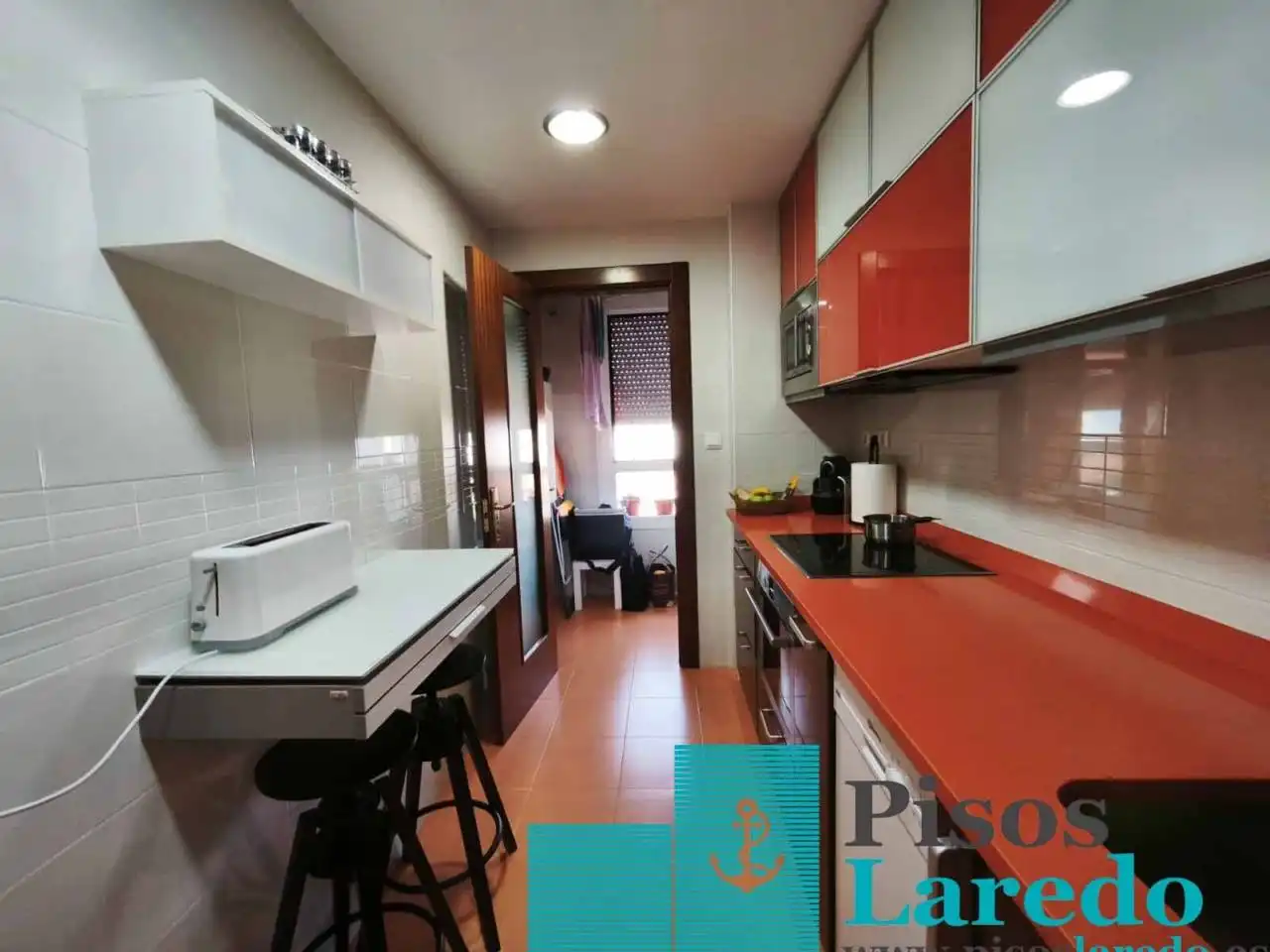 Cocina de Piso en venta en Laredo con Calefacción, Parquet y Amueblado