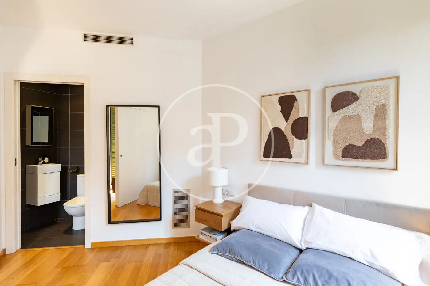 Habitación de Piso en venta en Barcelona con Aire acondicionado, Calefacción y Balcón