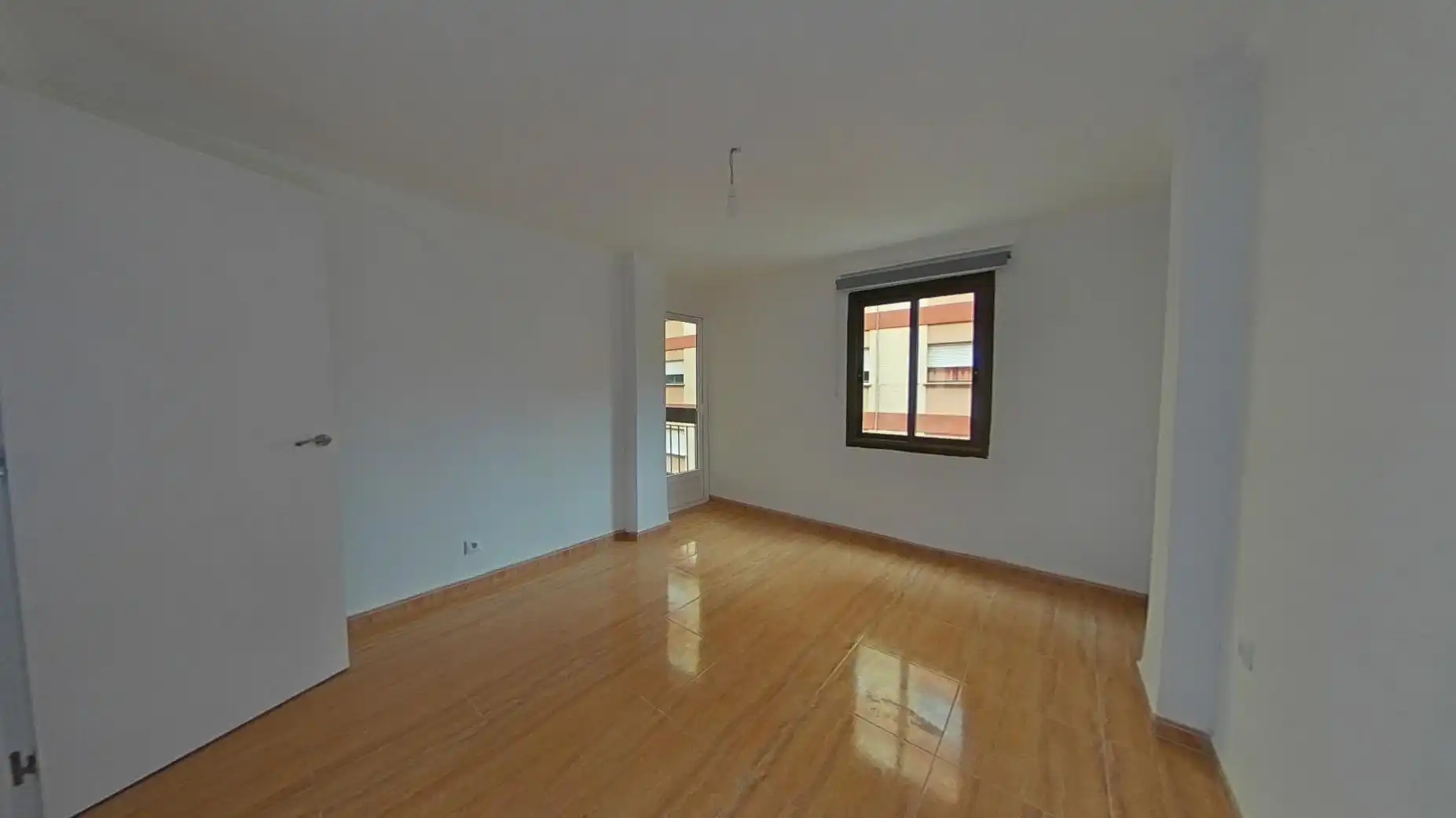 Flat with terrace for sale in Calle Calle Virgen de los Desamparados, imagen 4