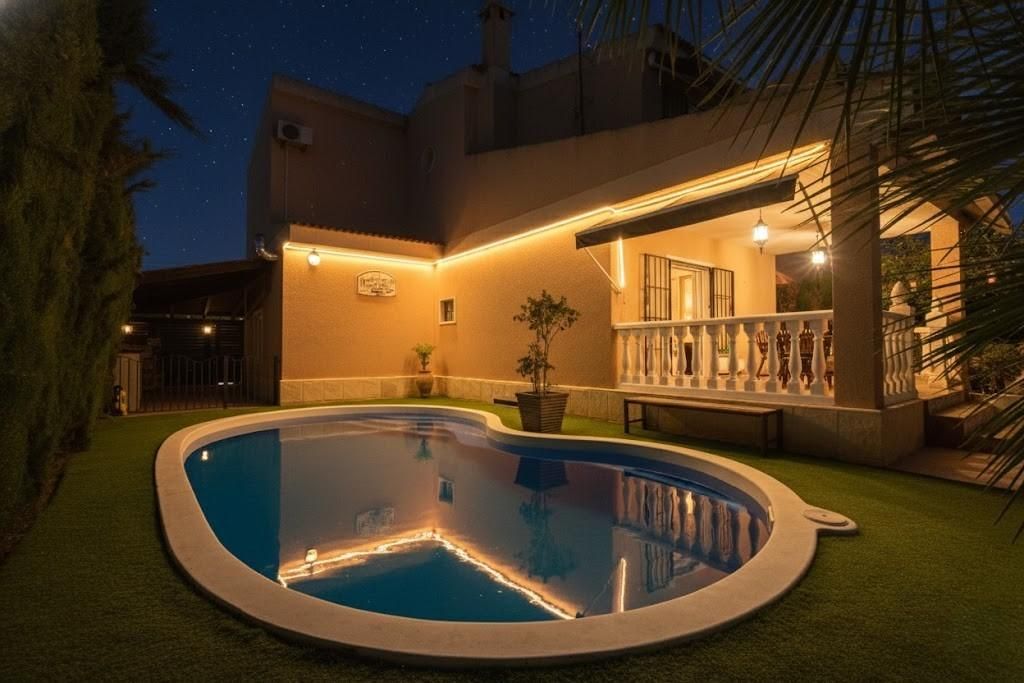 Piscina de Casa o xalet en venda en Elche / Elx amb Jardí privat, Terrassa i Piscina