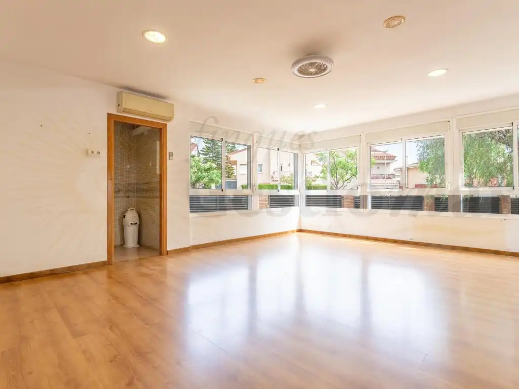 Commercial properties for sale in Cambrils