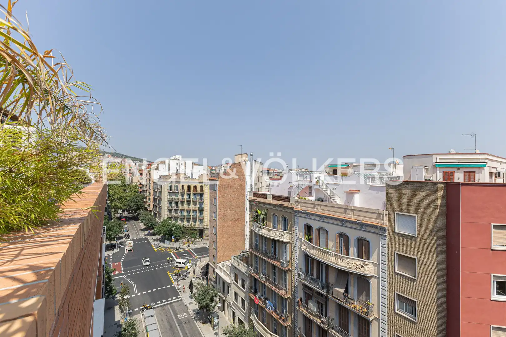 Vista exterior de Dúplex en venda en Barcelona amb Calefacció i Terrassa