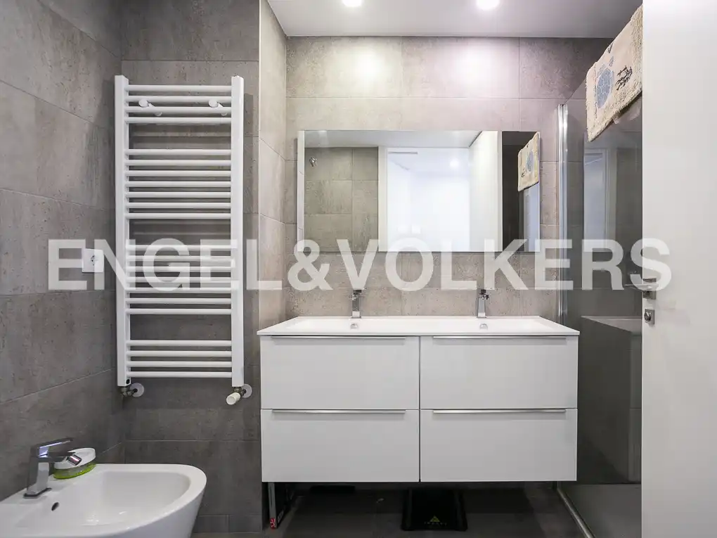 Badezimmer von Wohnung zur Miete in Valencia mit Klimaanlage, Heizung und Terrasse
