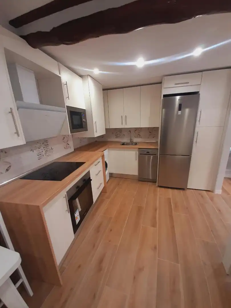 Cuina de Apartament de lloguer en Úbeda amb Aire condicionat, Calefacció i Moblat