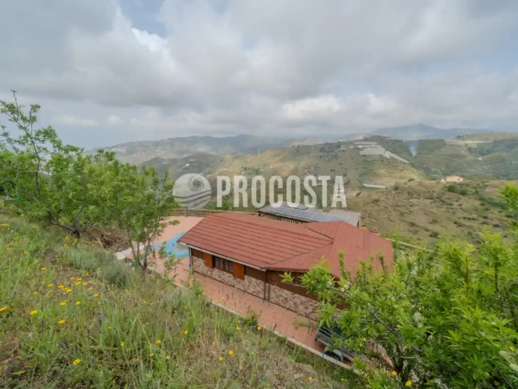 Houses for sale in Almuñécar  with Terrace, Swimming Pool and Furnished