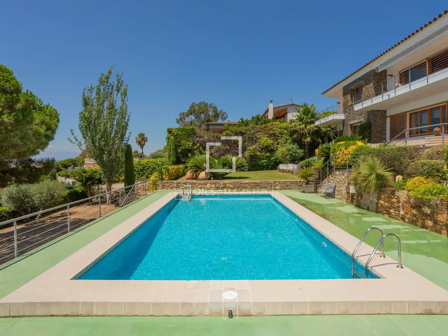 Piscina de Casa o xalet en venda en Roses amb Aire condicionat, Calefacció i Jardí privat