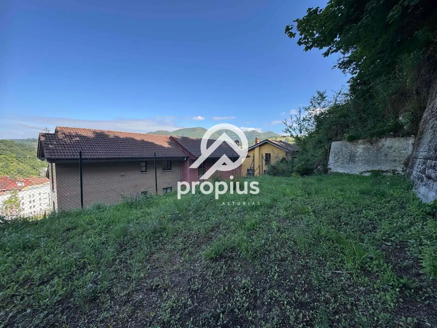 Casa adosada en venta en Piloña con Calefacción, Jardín privado y Parquet